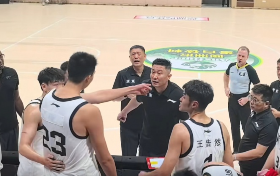 dingy, 广东队体系, 在于球场上